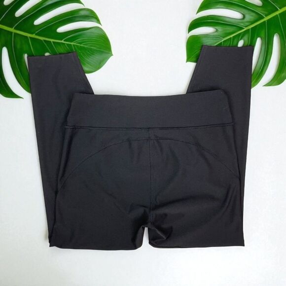 Outdoor Voices 3/4 Crop Compression Leggings in Black - M | Medium - Picture 9 of 10